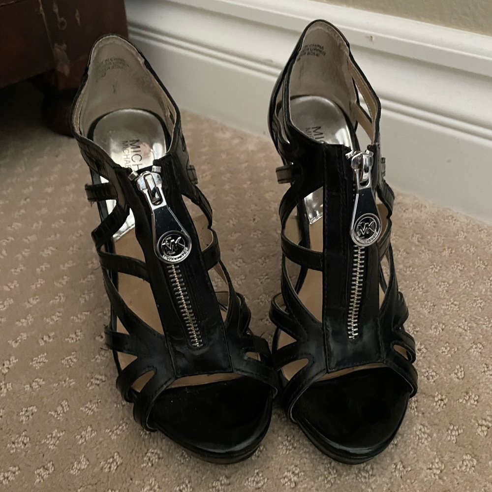 Black patent Michael Kors 4” heels